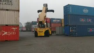 Hyster RS45-31CH Fast working in nepal dry port.