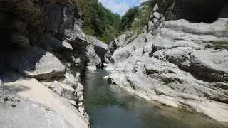 GROSSE TRUITE FARIO JAUNE : 50 CM Dans Une Rivi&egrave;re de PACA ! P&ecirc;che NO KILL