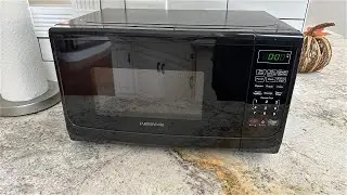 Farberware 700 Watt Countertop Microwave - 0.7 Cu Ft