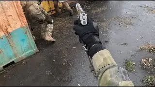 Flanking multiple enemies with automatic Beretta. And defending Bottle-neck with team-mate Pelicano