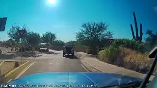 Camelback Mountain Echo Canyon trailhead &  Uber/Lyft ride share unloads in roundabout