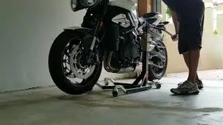 2018 Triumph Street Triple R Bursig Stand