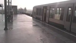 RET Metro 3*Type B op Pernis richting De Akkers (metrolijn C)