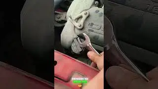Methods to open the car's oil cap when it gets stuck