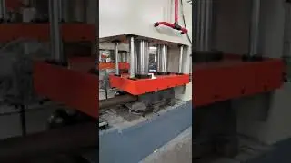 Elbow cold forming machine