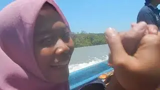 Komolom 14 November 2015 Mencari kayu untuk tiang pagar sekolah