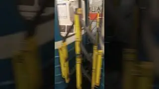 Метро 81-714.5 (ЛВЗ/ВМ) прибывает на остановку улица Дыбенко