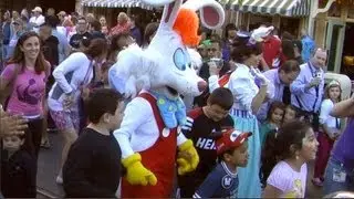 Roger Rabbit at Disneyland in Easter Bunny Hop for Limited Time Magic