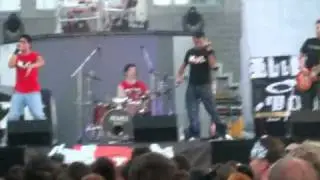 Plug- Apertura concerto di J Ax Bergamo-Rap'n'Roll