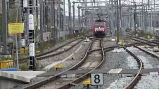 Goederentrein met  Loc DBS 189 080 5  langs Utrecht CS