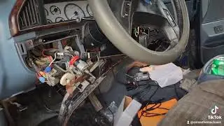 1990 Ford bronco 6.0 ls swap first start