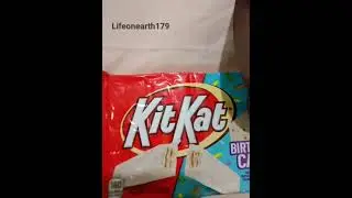 Hershey's chocolate and KitKat crisp wafers 💙 #food #yummy #chocolate #delicious #foodshorts