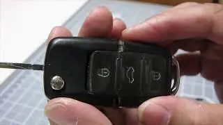 Как заменить батарею бесключевого пульта дистанционного управления Volkswagen Flip Key
