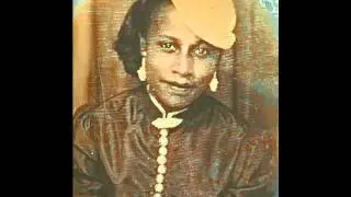Bessie Jones - The Buzzard Lope