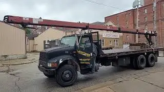 🚛 1998 International Boom Conveyor Truck &ndash; DT466E Power! 💪🔧