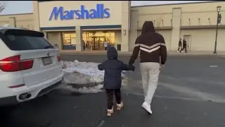 Miren como complace el pap&aacute; a Juansito ￼