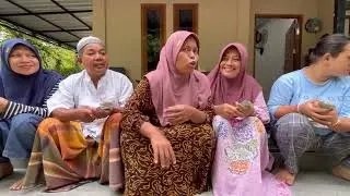 TERIMAKASIH MAY BESTI DAN REJEKI SEDIKIT UNTUK ORANG-ORANG DI SEKITAR E MAK E JUM’AT BERKAH BAHAGIA