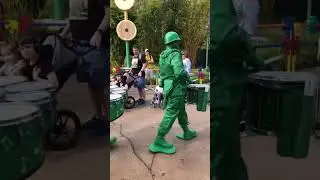 This Is How Some Disney Cast Members Are Allowed To Be Mean To Guests #disneycast #disneysecrets