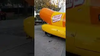 El Sal-Chicha-Movil 🤣😂🤣😁 🌭 Wienermobile en Navipark ✨ APT. #oscarmayer #navipark #madrid #spain