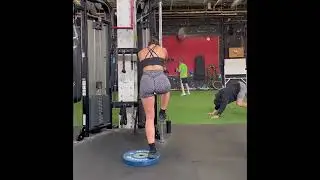 Glute Max Kickback