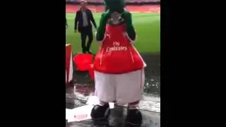 Gunnersaurus's Ice Bucket Challenge