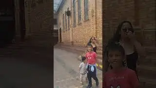 Visitando la iglesia del 20 de Julio