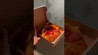 Five Nights of Freddy Pizza at Universal Studios Hollywood HHN