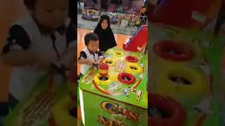 Dede Vier's lagi main time zone di kepri mall batam