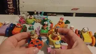 Винтажные игрушки в стиле фастфуда, купленные в комиссионном магазине.
