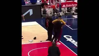 Security tackles fan that ran on the court 👀