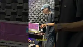 Ele perguntou se d&aacute; pra fazer um beat com o viol&atilde;o 🤔 #trap #beats #viol&atilde;o #shorts