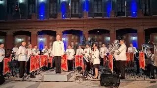 Los Viejos Estandartes. Banda de Conciertos del Ejército de Chile, Penachos Rojos