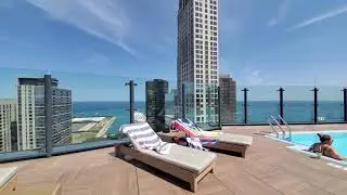 The sky lounge and rooftop pool at Streeterville's Moment apartments