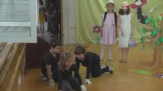 Ferdo Mravec v muzikáli a s ním aj II. C zo ZŠ na Sadovej ulici