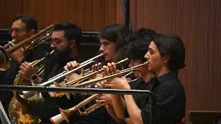 A Grand, Grand Ouverture di Malcolm Arnold