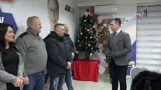 Prilog   RTVKV   U prostorije SNS Kraljevo unet badnjak