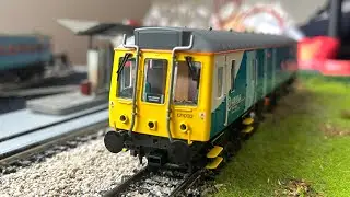 DAPOL CLASS 121 IN ARRIVA TRAIN WALES LIVERY REVIEW!