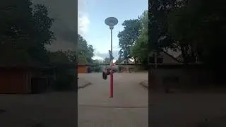 Poledance im Freien - Outdoor workout urban Style