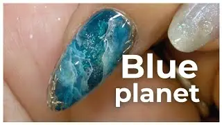 これは地球？銀河？BLUE PLANETネイルの奥行きがすごい！セルフでできるジェルネイル｜tsukimi nail