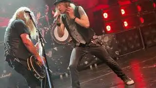 GOTTHARD Lift u up ( Nic Maeder with the audience) Live Sttutgart 30.05.25