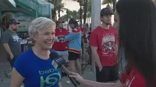 Panthers fans excited when Aleksander Barkov, Stanley Cup show up at Elbo Room
