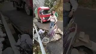 A Motorcycle Plunged Into A Ravine, And A Kind Truck Driver Helped #funny#helping