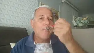 #ASMR COMIDA comendo Gelatina com creme de Leite