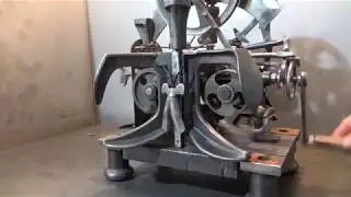 Insektenbefall - kinetic scrap metal sculpture by cabl