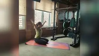 Yoga and Stretching After Work 🙇#yogainspiration #flexibilitygoals