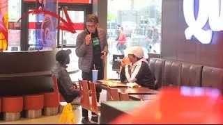 PRANK MANGER LA NOURRITURE DES INCONNUS