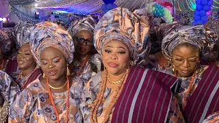 IYALODE EGBE JAGUNMOLU OBINRIN AKILE IJEBU GORGEOUSLY DANCE INTO RECEPTION.