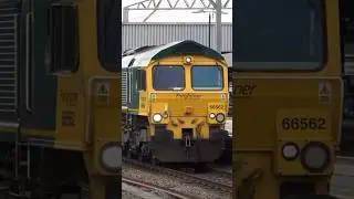 Freightliner Class 66. 66562 on engineers at Stockport Station | #railway #trains #freight #class66