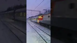 ЭП2К с пасс. поездом следует мимо о.п. Цемгигант