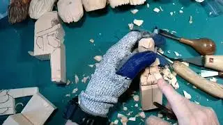 Видео о том, как вырезать деревенскую сидушку на полке, часть 2